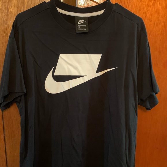 Nike black T-Shirt - Picture 1 of 1